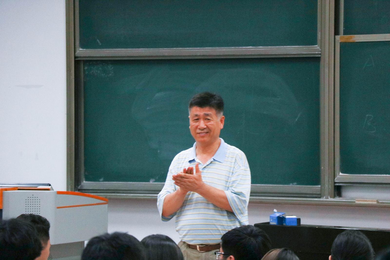 崇尚实践、知行并重，青春的汗水永远在路上——国产av
召